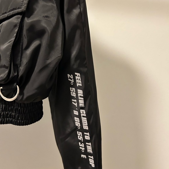 BERSHKA / crop jacket in color black - Picture 4 of 7